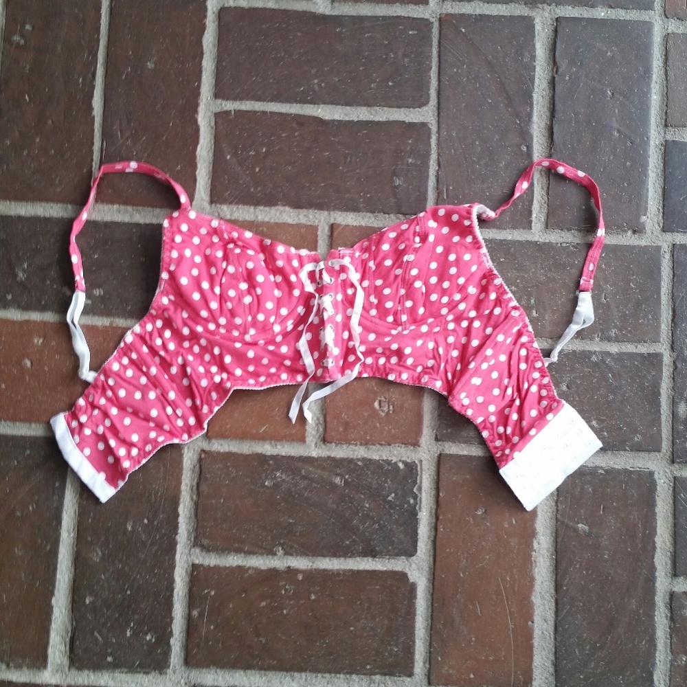 New Victoria’s Secret Polka-Dot Bra